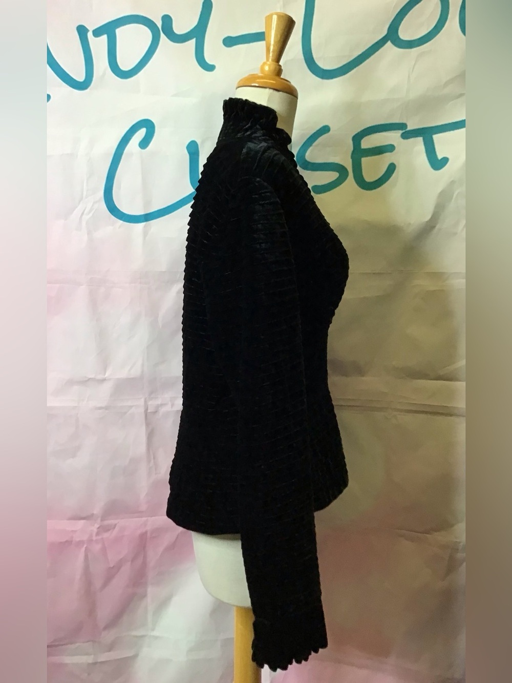 Tadashi Collection 12 - Picture 4 of 6